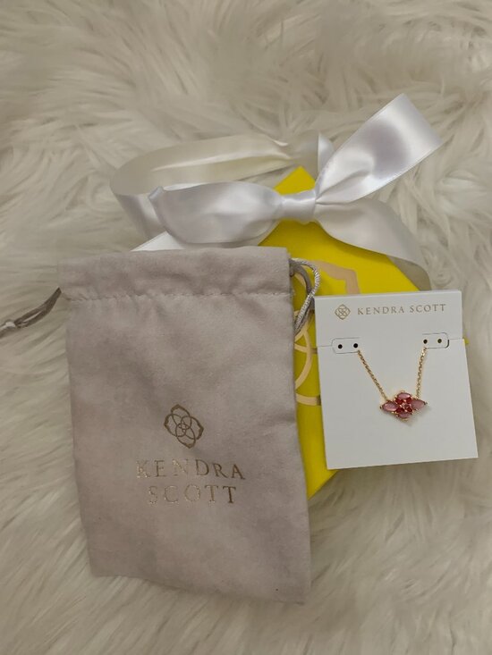 Kendra Scott Jewelry - KENDRA SCOTT Abbie Gold Crystal Short Pendant Necklace